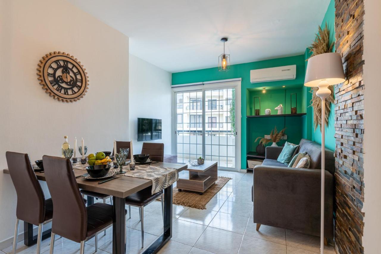 Araminta 2-Bedroom Apartment In Larnaca Extérieur photo