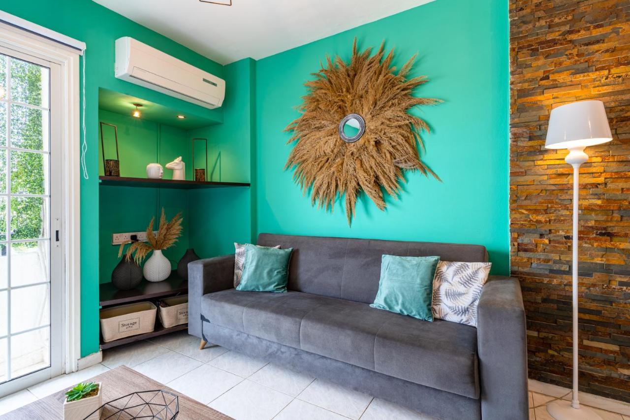 Araminta 2-Bedroom Apartment In Larnaca Extérieur photo