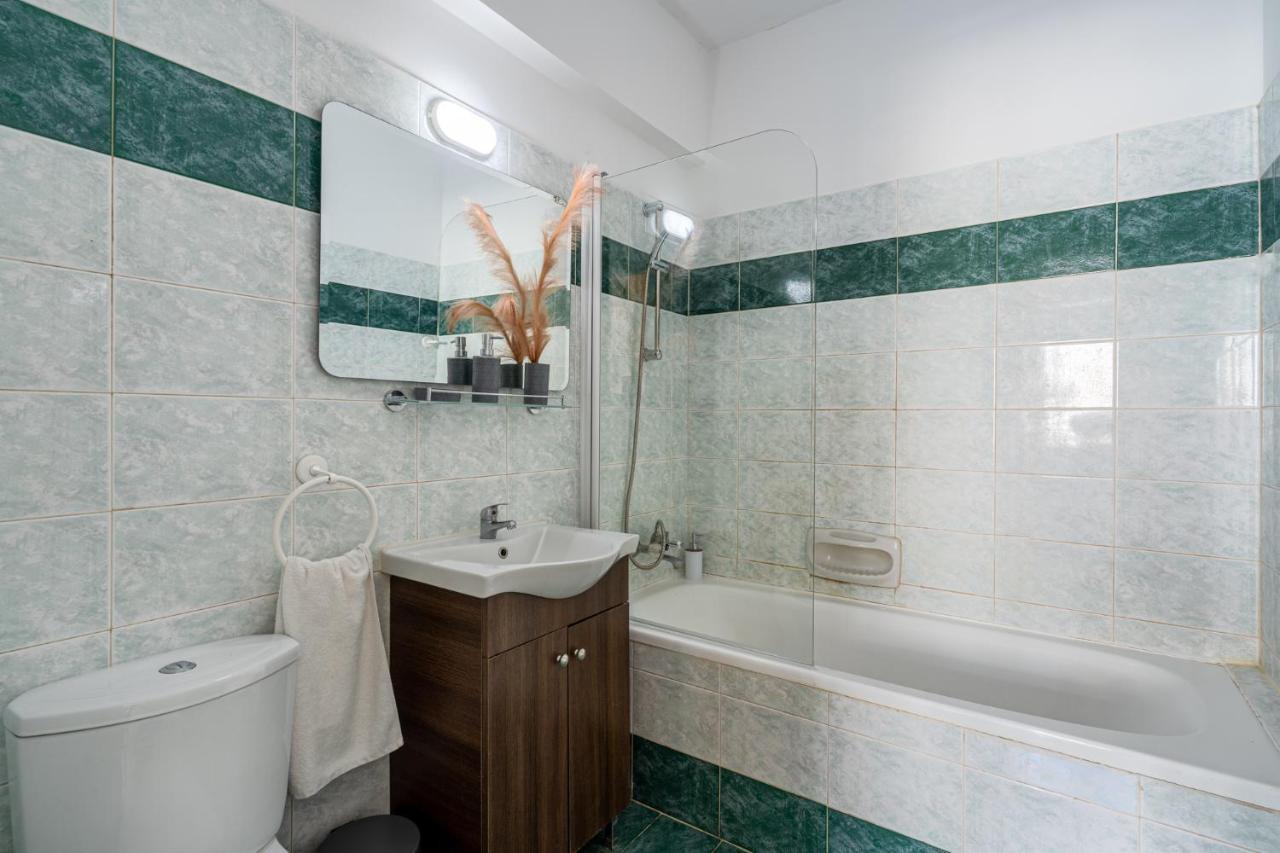 Araminta 2-Bedroom Apartment In Larnaca Extérieur photo